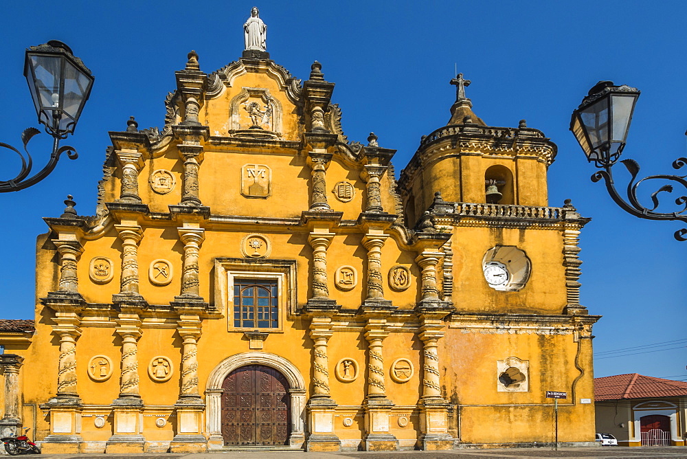 Mexican-style baroque facade of the Iglesia de la Recoleccion church built in 1786 in this historic North West city, Leon, Nicaragua, Central America