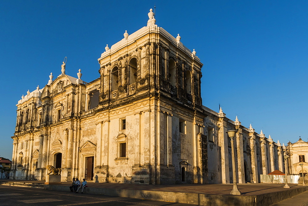 Basilica de La Asuncion, dating from 1610, Leon's Cathedral, largest in Central America, UNESCO World Heritage Site, in historic north west city, Leon, Nicaragua, Central America