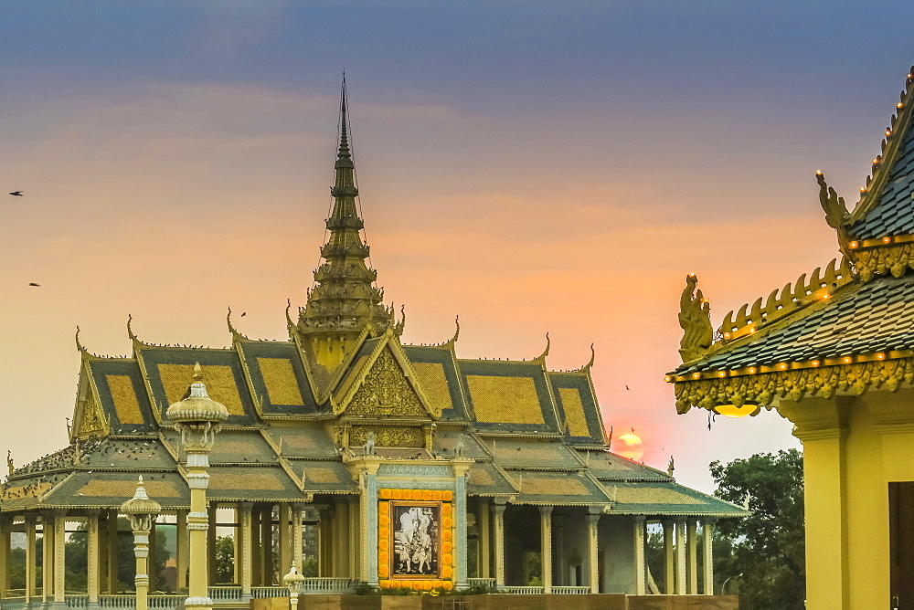 Chan Chhaya Moonlight Pavilion at sunset, venue for classic Khmer dance, Royal Palace Park, city centre, Phnom Penh, Cambodia, Indochina, Southeast Asia, Asia