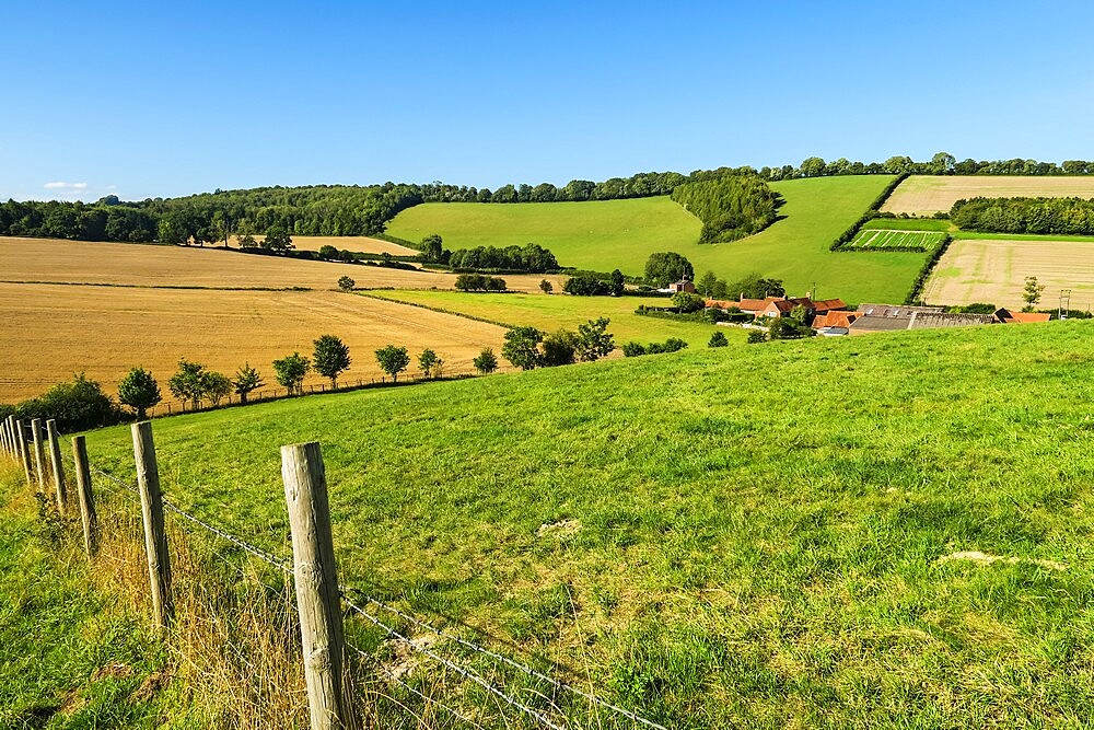 Looking towards Valley End Farm at Bix Bottom in the Chiltern Hills near Henley, Bix Bottom, Henley-on-Thames, Oxfordshire, England, United Kingdom, Europe