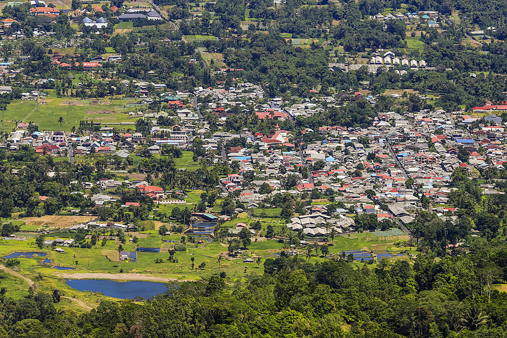 Tomohon City, sited close to four volcanoes, two of them active, known for its flower festival and extreme' market, Tomohon, North Sulawesi, Indonesia, Southeast Asia, Asia