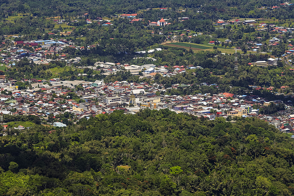 Tomohon City, sited close to four volcanoes, two of them active, known for its flower festival and extreme' market, Tomohon, North Sulawesi, Indonesia, Southeast Asia, Asia