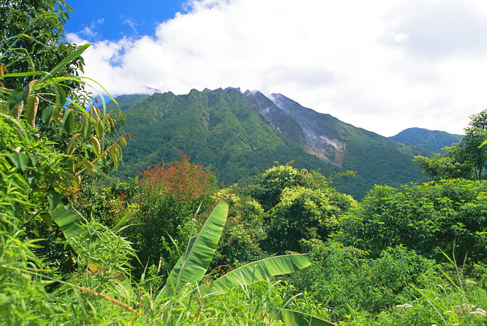 Mount Sibayak, 2094m high, an active volcano in the Karo Highlands, North Sumatra, Sumatra, Indonesia, Southeast Asia, Asia