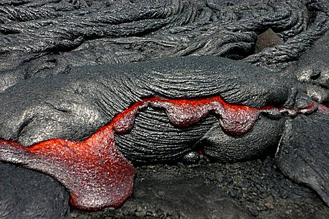 Flowing lava, Kilauea Volcano, Big Island, Hawaii