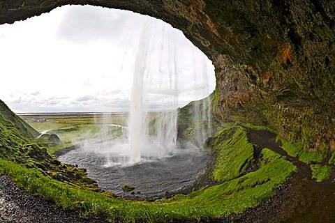 Seljalandsfoss Waterfall, Iceland, Atlantic Ocean