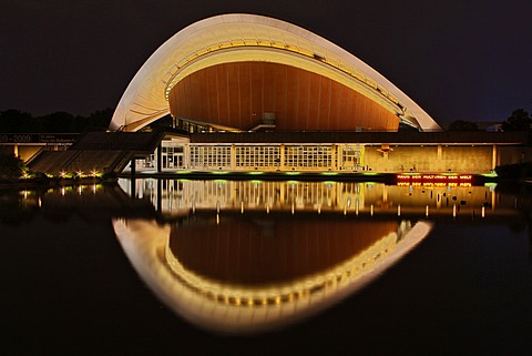 Haus der Kulturen der Welt, House of World Cultures, a congress hall, night shot, Berlin, Germany, Europe