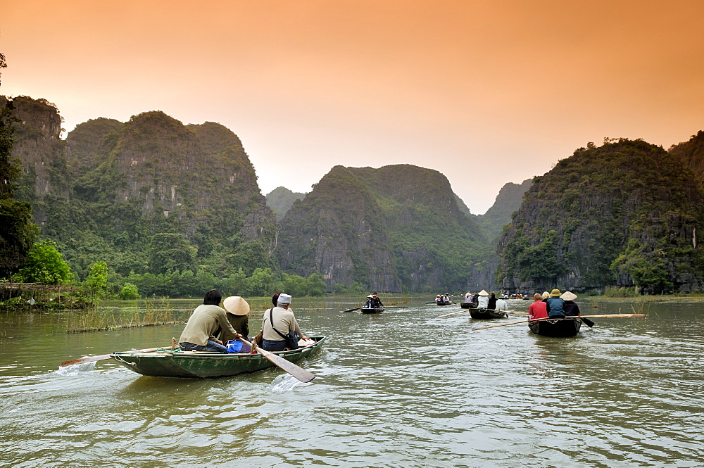 Near Ninh Binh, Tam Coc Caves, dry Halong Bay, Vietnam, Southeast Asia