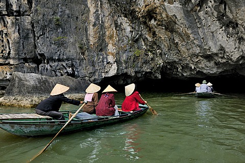 Near Ninh Binh, Tam Coc Caves, dry Halong Bay, Vietnam, Southeast Asia