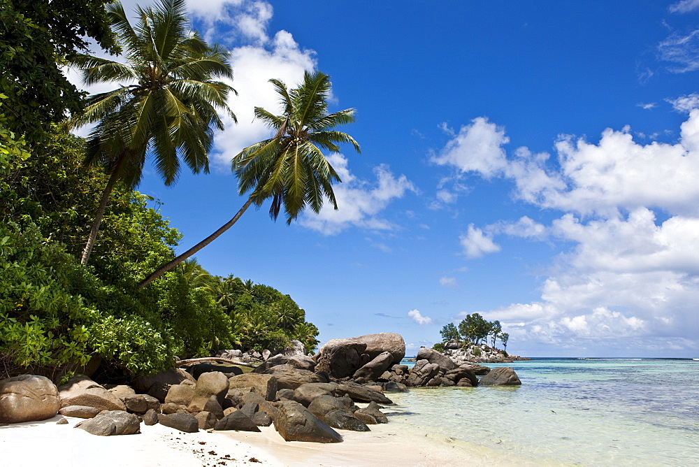 Beach with the typical granite rocks of the Seychelles at Anse Royale, Mahe Island, Seychelles, Indian Ocean, Africa