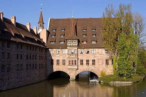 Nuremberg Heilig-Geist-Spital Pegnitz river Franconia Bavaria Germany