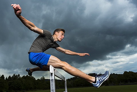 Athlete, 19 years, jumping hurdles, Winterbach, Baden-WâˆšÂºrttemberg, Germany