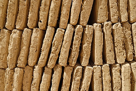 Mud brick production at Al Hajjaryn, Wadi Doan, Yemen