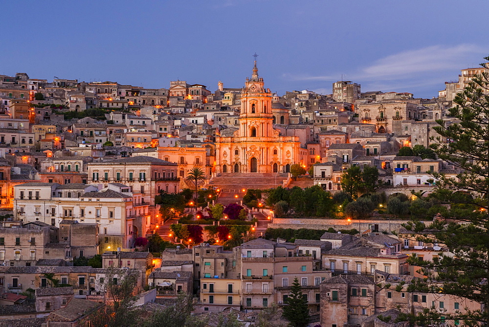 Dawn, Old Town, Cathedral Duomo di San Giorgio, Baroque, Modica, Monti Iblei, Val di Noto, UNESCO World Heritage Site, Provincia di Ragusa, Sicily, Italy, Europe