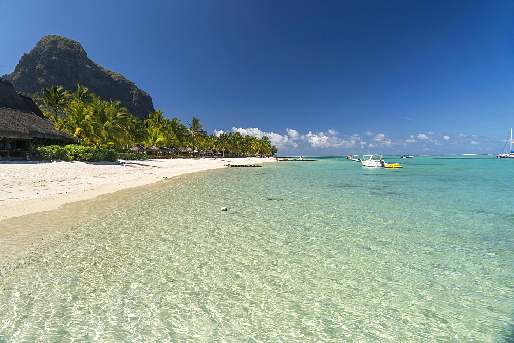 Beach, mountain Le Morne Brabant in the background, peninsula Le Morne, Black River, Mauritius, Africa