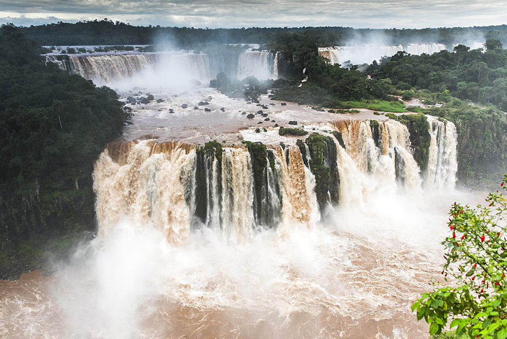 Musketeer Waterfall, Iguazú Falls, Iguazú River, border between Brazil and Argentina, Foz do Iguaçu, Paraná, Brazil, South America