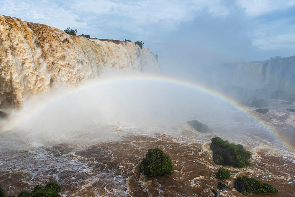 Rainbow, Iguazú Falls, Iguazú River, border between Brazil and Argentina, Foz do Iguaçu, Paraná, Brazil, South America