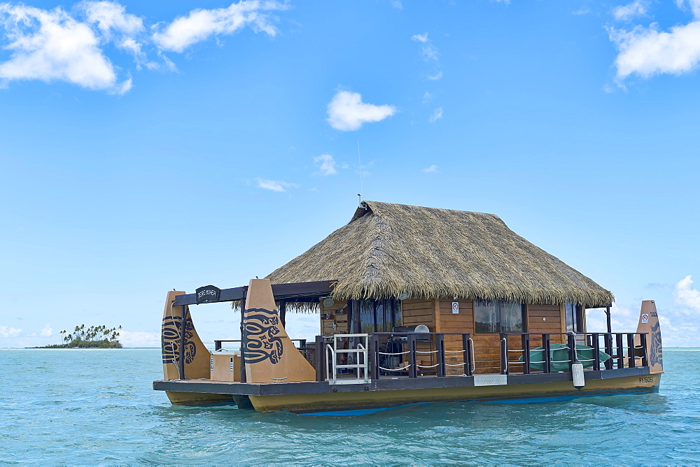 House boat, South Pacific, Raiatea, French Polynesia, Oceania