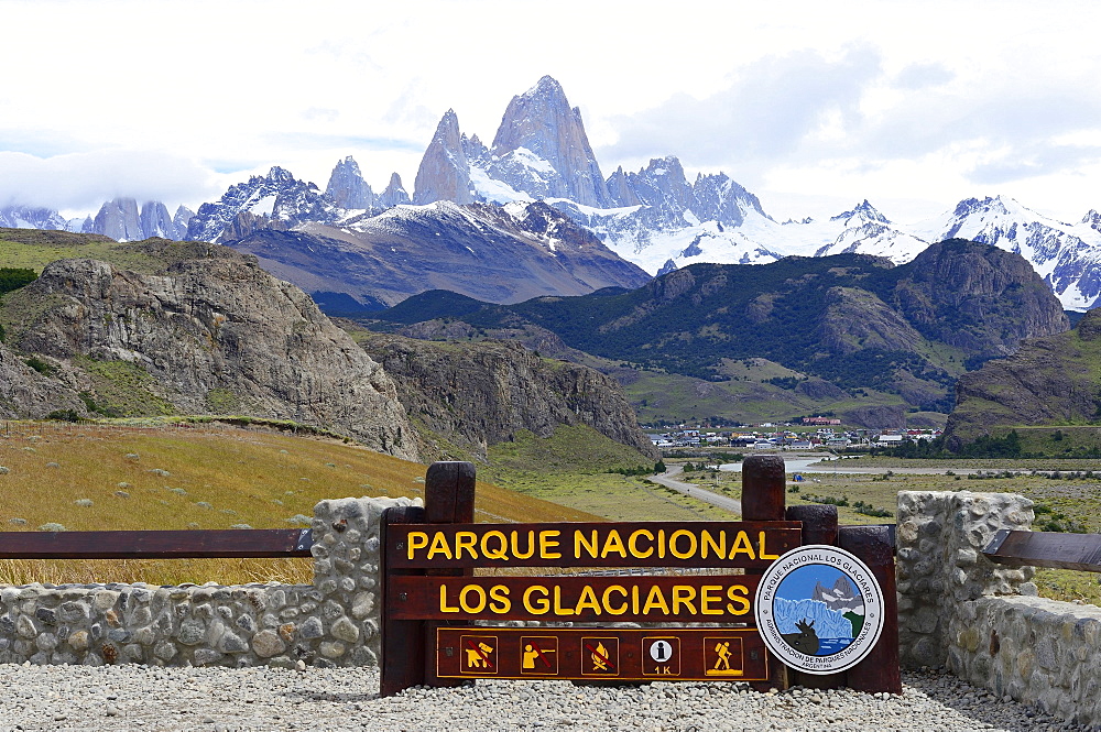 National Park Shield, at the back Mount Cerro Fitz Roy, Los Glaciares National Park, El Chaltén, Santa Cruz Province, Patagonia, Argentina, South America