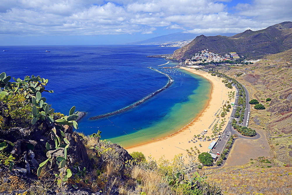 Beach, Playa de las Teresitas, San Andres, Santa Cruz in the background, Tenerife, Canary Islands, Spain, Europe