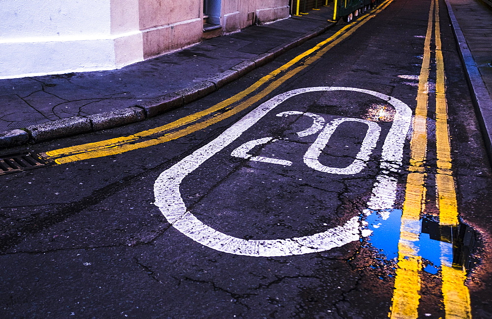 Marking on road lane, speed limit, London, Great Britain