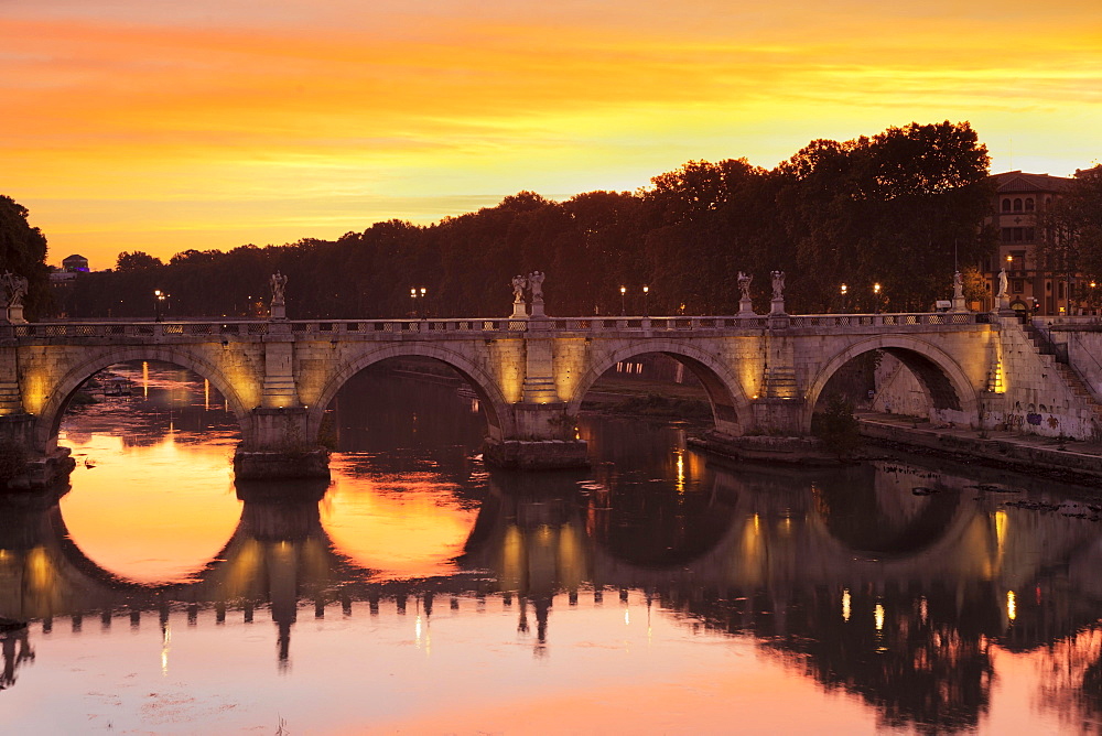 Angel Bridge at sunrise, Tiber, Rome, Lazio, Italy, Europe