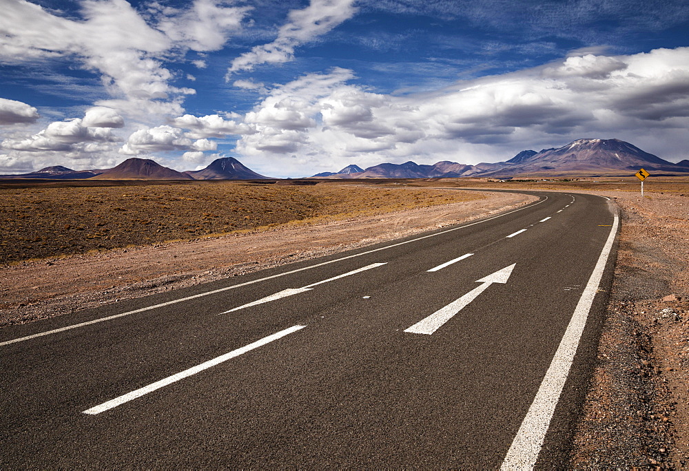 Road through the Atacama desert, behind volcanoes, Andean highlands, road B-357, Talabre, San Pedro de Atacama, El Loa province, Antofagasta region, Norte Grande de Chile, Chile, South America