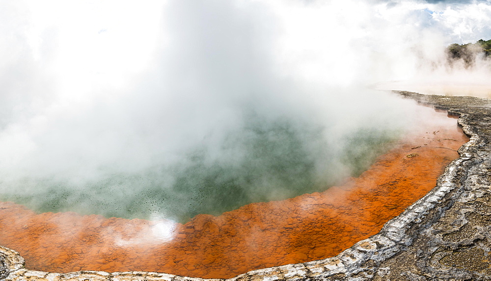 Champagne Pool, hot spring, Waiotapu Geothermal Wonderland, Rotorua, North Island, New Zealand, Oceania