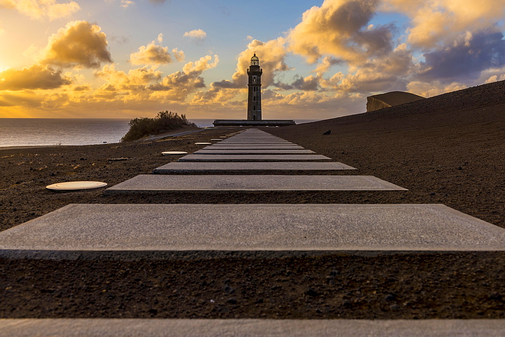 Lighthouse Farol da Ponta dos Capelinhos, Capelinhos peninsula, Island of Faial, Azores, Portugal, Europe