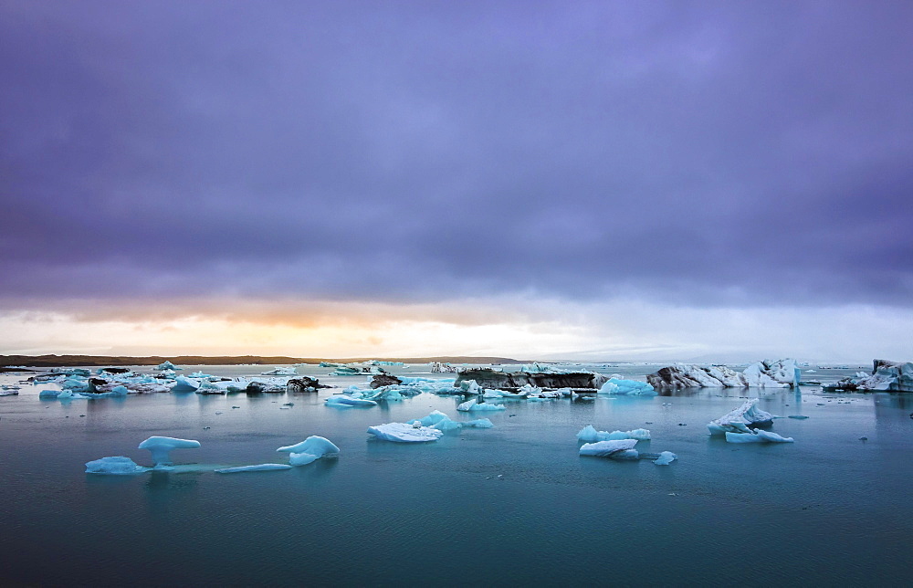 Icebergs, glacier lagoon Jökulsárlón, East Iceland, Iceland, Europe