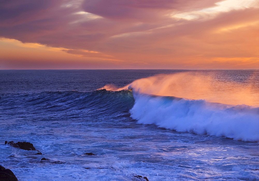 Ocean wave at sunset, Atlantic, Valle Gran Rey, La Gomera, Canary Islands, Spain, Europe