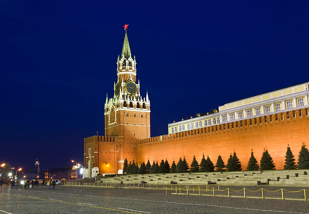 Spasskaya tower of Moscow Kremlin at night, Moscow, Russia, Europe