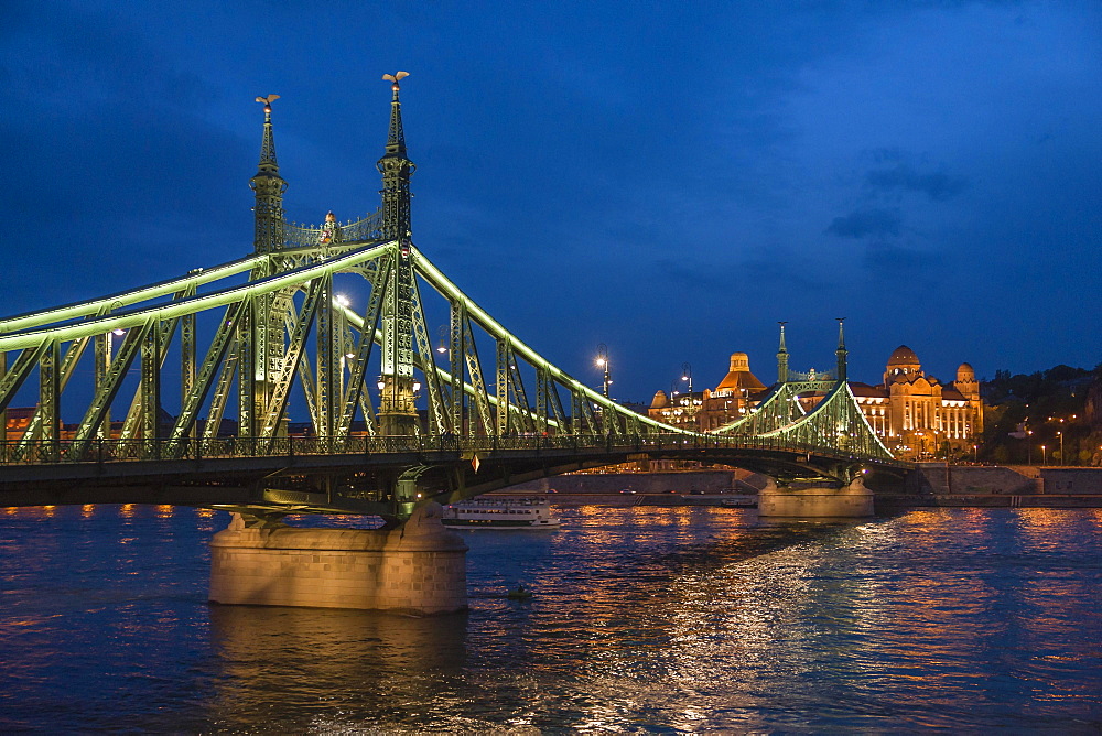 Liberty Bridge, Gellert Hotel behind, Danube River, Budapest, Hungary, Europe