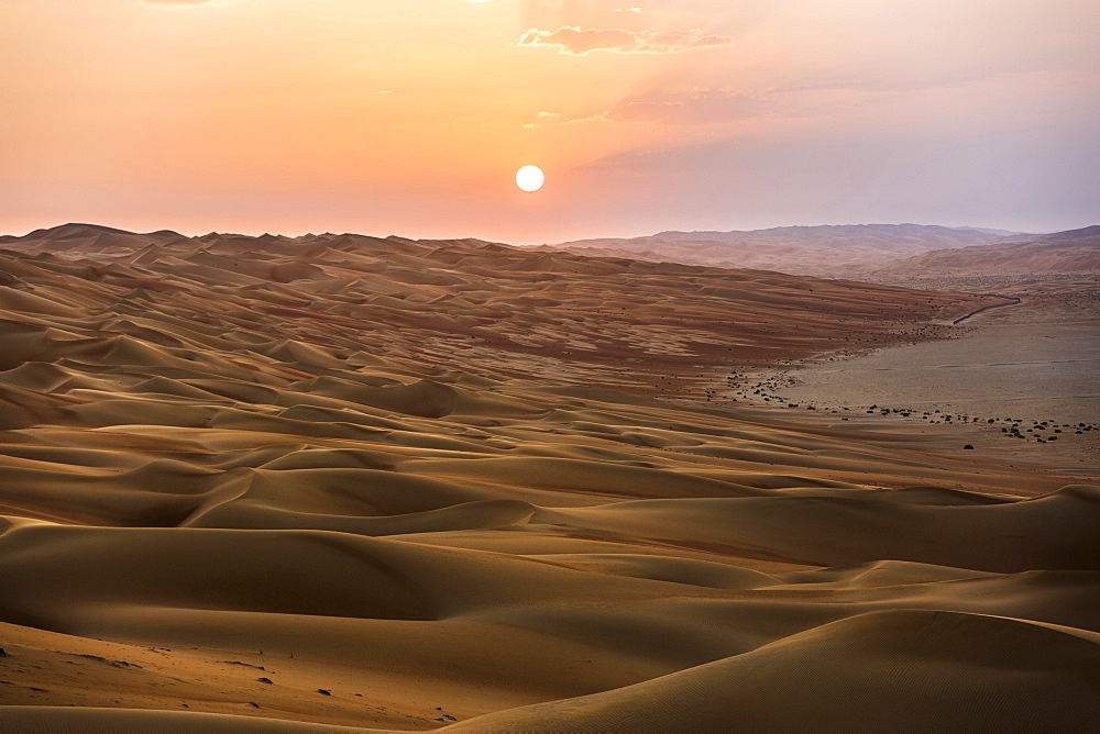 Sand dunes at sunset, Rub' al Khali or Empty Quarter, United Arab Emirates, Asia