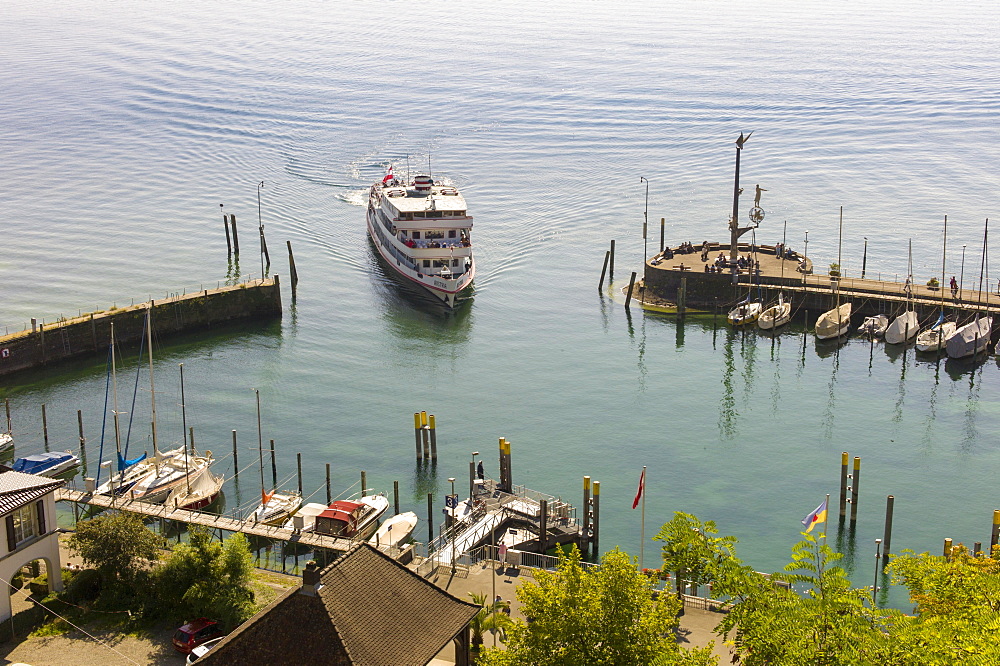 Pleasure boat enters the port of Meersburg, Meersburg, Baden-Wurttemberg, Germany, Europe