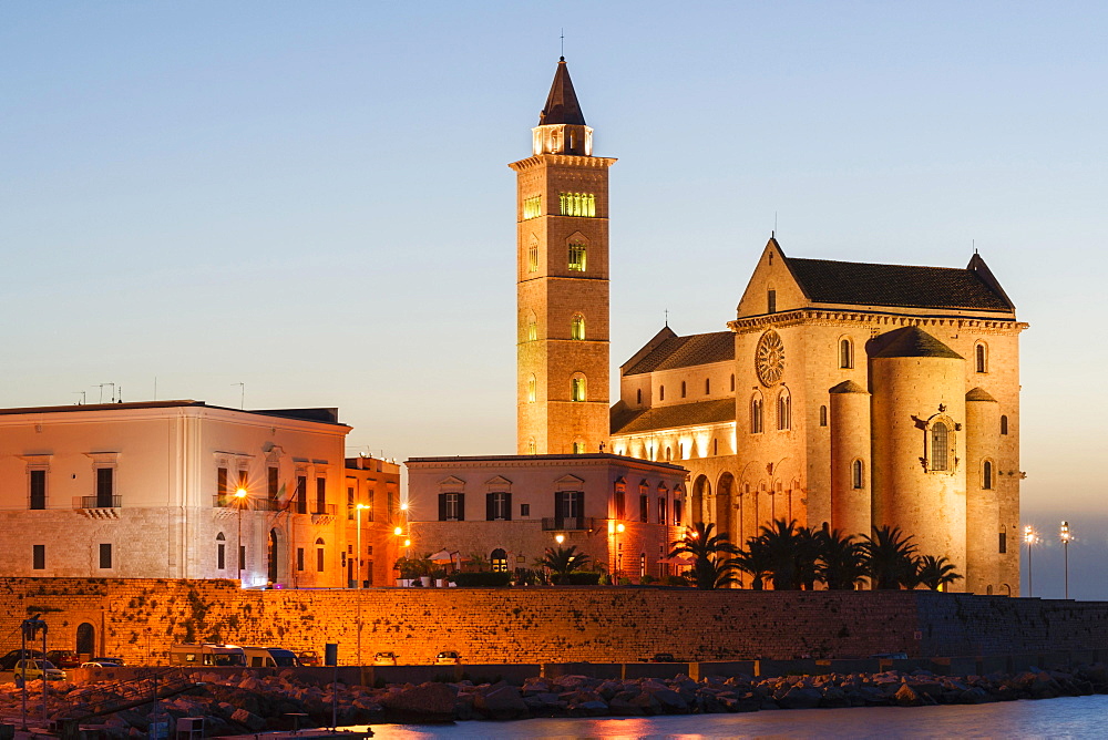 Blue hour, Gothic Norman Church, Marine Cathedral, Cathedral of San Nicola Pellegrino, 11th century, Trani, Bari province, Apulia, Italy, Europe