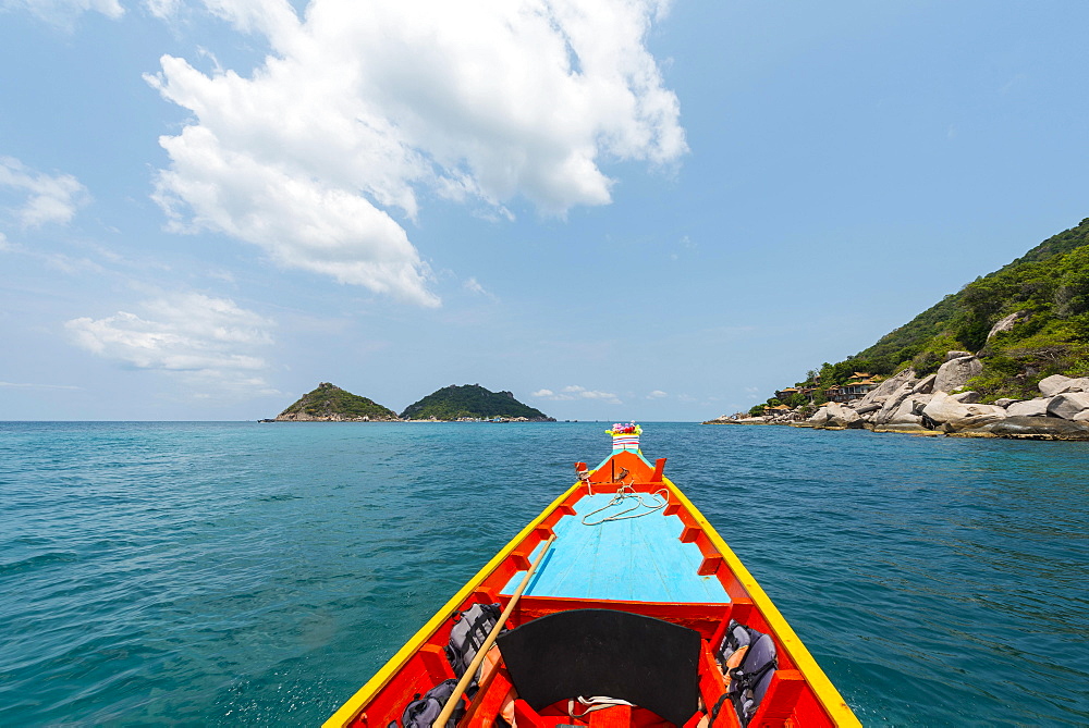 Bow of a moving longtail boat in the turquoise sea, island of Koh Tao, Gulf of Thailand, Thailand, Asia