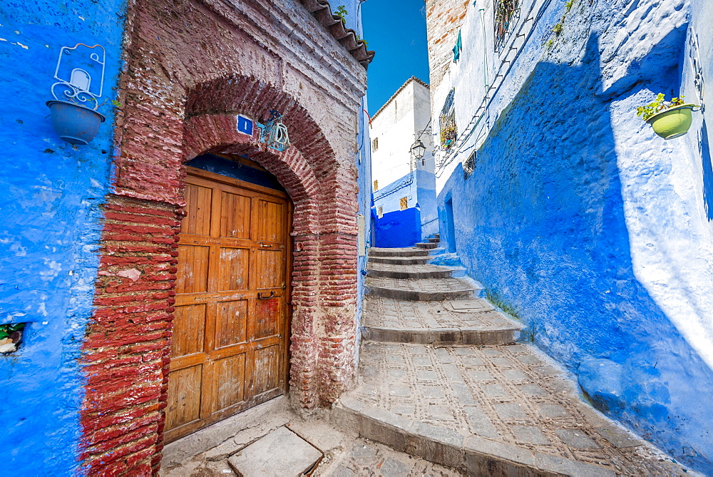 Narrow alley, blue houses, medina of Chefchaouen, Chaouen, Tangier-Tétouan, Morocco, Africa