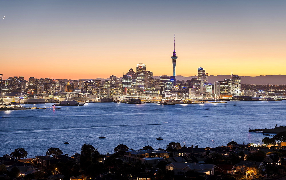 Skyline of Auckland with the Sky Tower at dusk, Auckland, North Island, New Zealand, Oceania