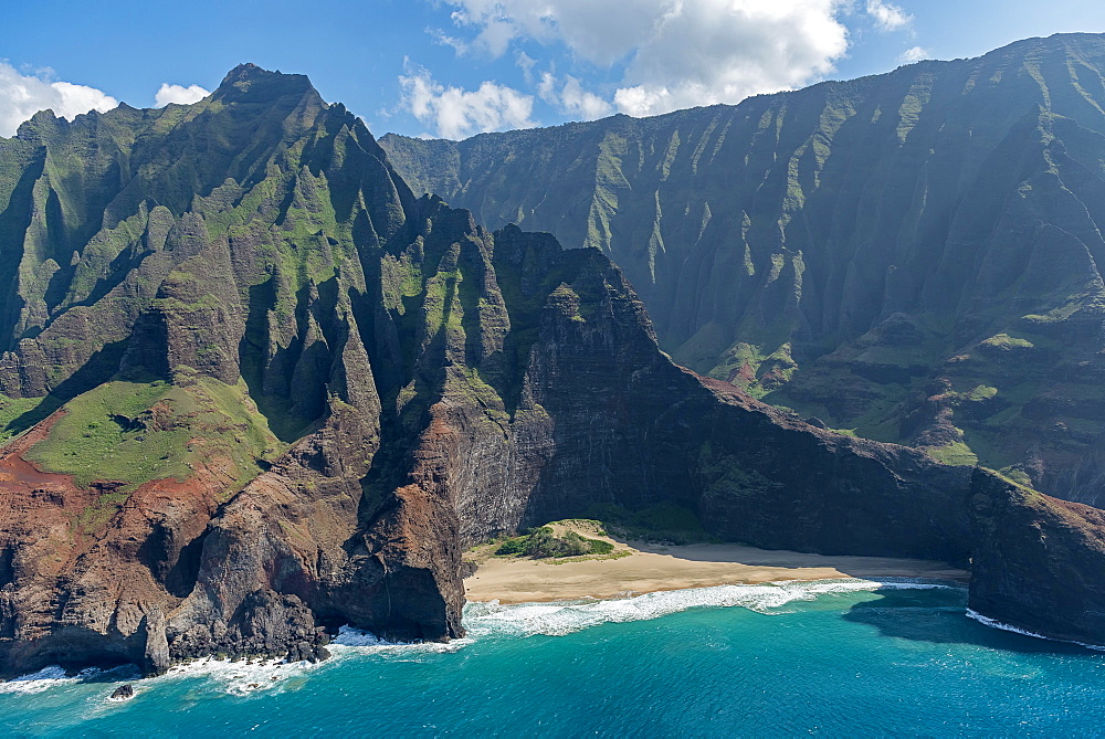 Rugged Na Pali coast, aerial view, Kaua'i, Hawai'i, Polynesia