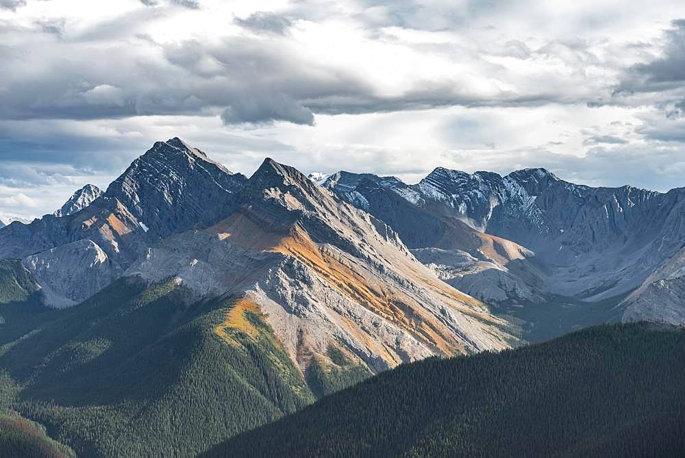 Panoramic view of mountain landscape, peaks with orange sulphur deposits, untouched nature, Sulphur skyline, near Miette Hotsprings, Jasper National Park, British Columbia, Canada, North America