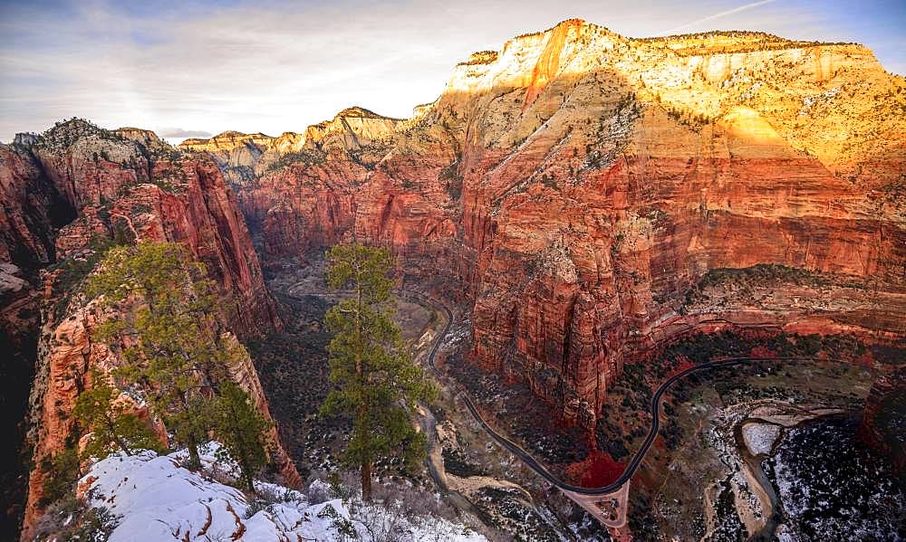 View from Angels Landing towards Zion Narrows on Big Bend, Virgin River and Zion Canyon, Angels Landing Trail, in winter, mountain landscape, Zion National Park, Utah, USA, North America