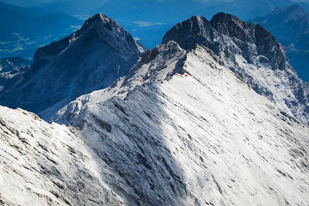 Jubilaeumsgrat with bivouac box in front of Alpspitze and Hochblassen, Wetterstein range, Garmisch-Partenkirchen, Bavaria, Upper Bavaria, Germany, Europe