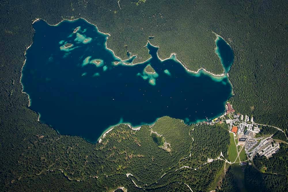 Eibsee lake near Grainau, Garmisch-Partenkirchen, Bavaria, Upper Bavaria, Germany, Europe