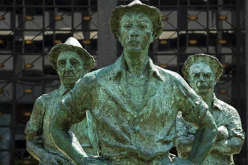 Figures Los Presentes by Fernando Calvo, Monument of Costa Rican Workers in front of the Central Bank, Banco Central de Costa Rica, San Jose, Province of San Jose, Valle Central Region, Costa Rica, Central America