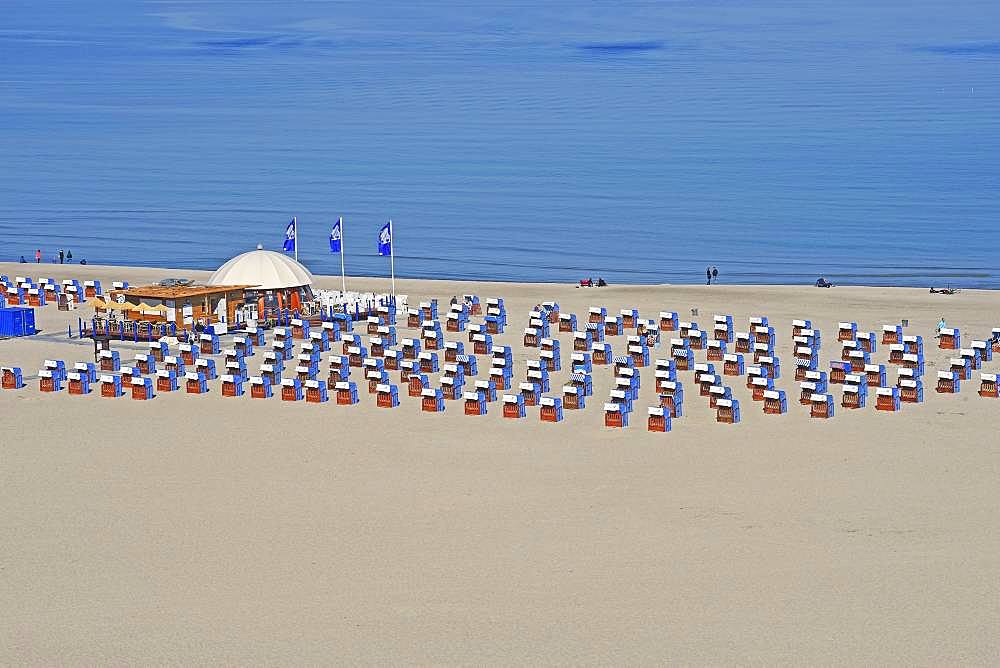 Bathing beach, wide sandy beach with beach chairs, Warnemuende, Mecklenburg-Western Pomerania, Germany, Europe