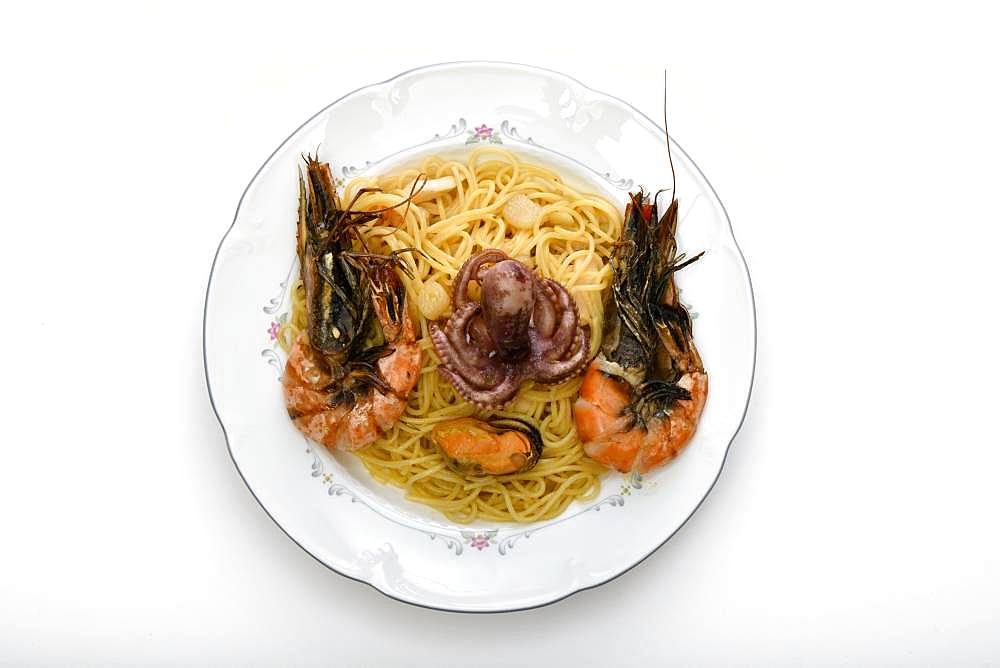 Plate spaghetti with seafood, Stuttgart, Baden-Wuerttemberg, Germany, Europe