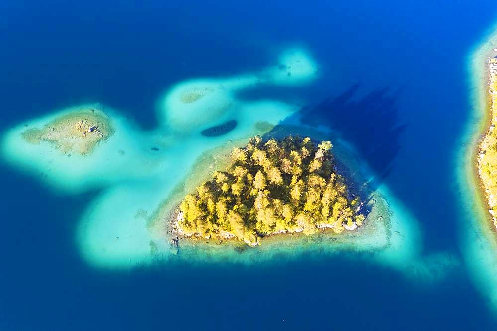 Sassen island and Steinbichl in Eibsee lake, near Grainau, Werdenfelser Land, aerial view, Upper Bavaria, Bavaria, Germany, Europe