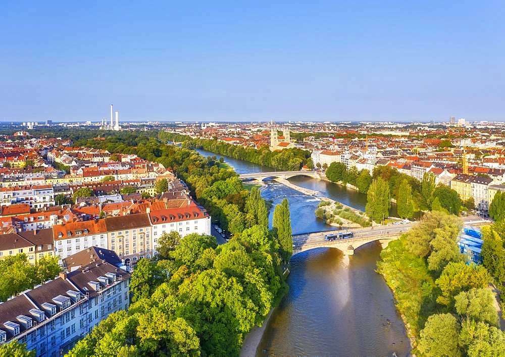 View of the city, Corneliusbruecke and Reichenbachbruecke over the Isar, Maximilianskirche, left district Au, right Isarvorstadt, aerial view, Munich, Upper Bavaria, Bavaria, Germany, Europe