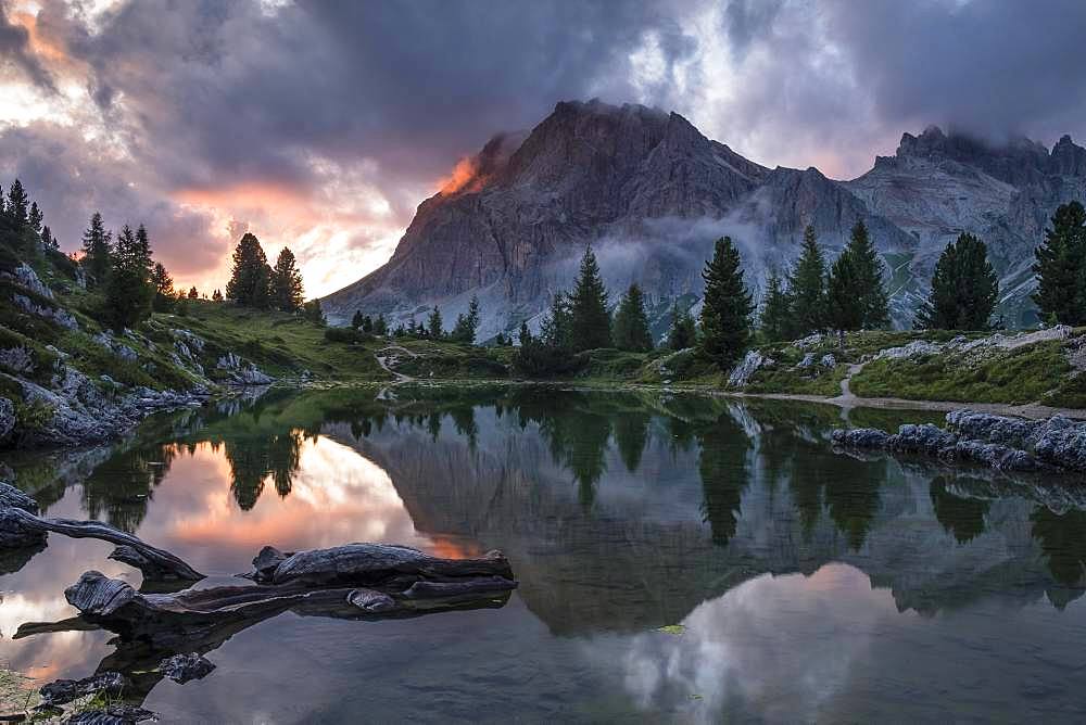 Evening atmosphere at Lake Lago de Limides and Lagazuoi, with water reflection, Dolomites, Alps, South Tyrol, Italy, Europe