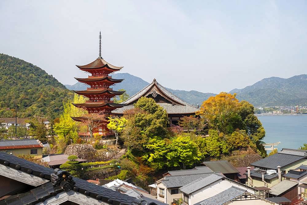 Toyokuni Shrine and Senjokaku Pavilion, five-story pagoda, Miyajima Island, Hiroshima Bay, Japan, Asia